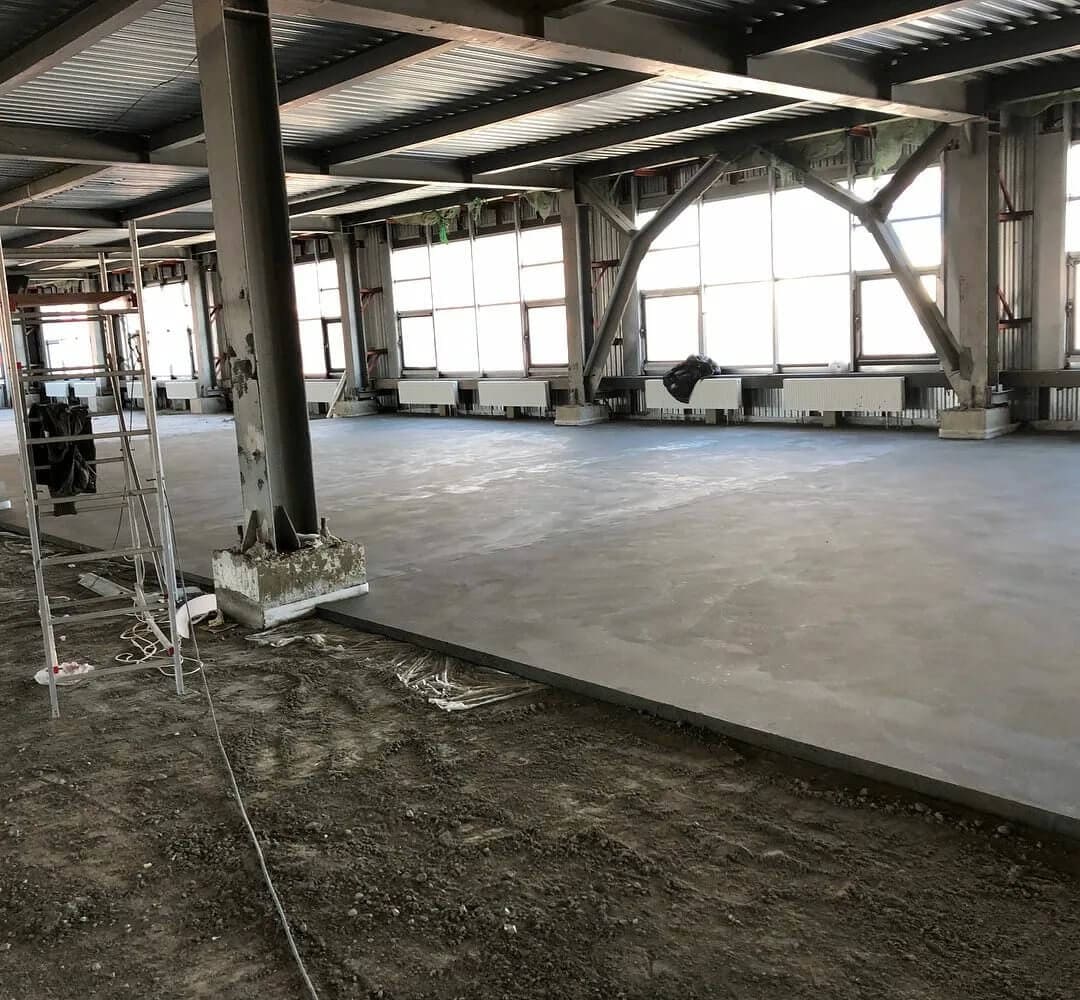 механизированная стяжка на промышленных объектах