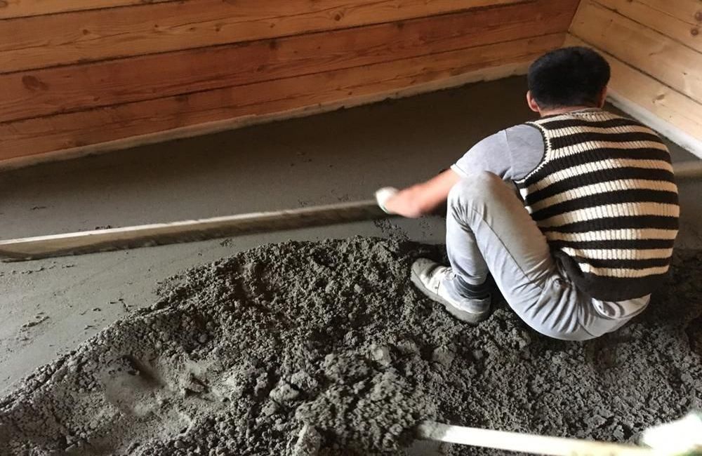 Как выполняется стяжка полусухая? механическая стяжка