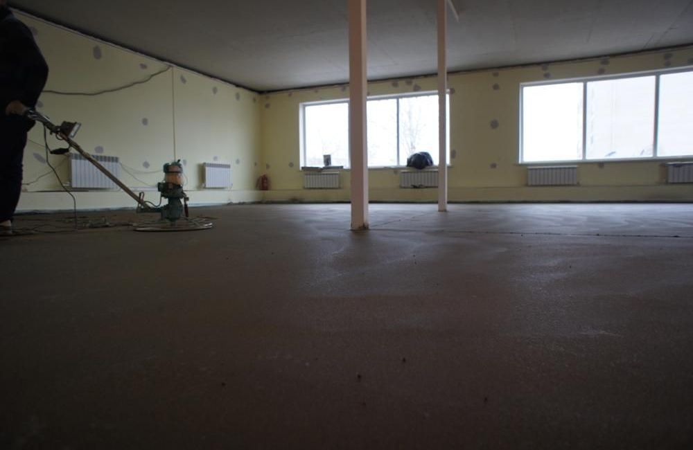 Полусухая стяжка пола с материалом — современное решение для выравнивания поверхности и улучшения тепло- и звукоизоляции. Узнайте о преимуществах технологии, процессе укладки и идеальном варианте для вашего ремонта.