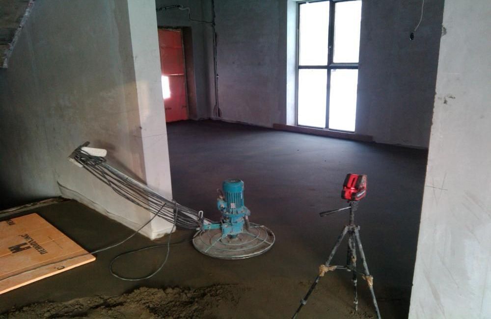 Как делается полусухая стяжка пола в квартире? полусухая стяжка на пол пневмонагнетателем