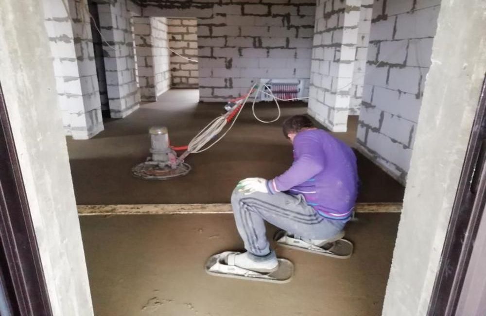 Ищете, где заказать полусухую стяжку для пола? Наша команда предлагает качественные услуги в Москве и области с гарантией долговечности и быстрого высыхания. Получите идеальное основание для вашего покрытия.