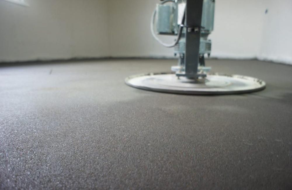 Полусухая стяжка в квартире за метр — это идеальное решение, которое ускоряет укладку полов и гарантирует отличное качество поверхности. Узнайте о её преимуществах и оптимальных условиях для применения, чтобы избежать проблем с традиционными методами ремонта.