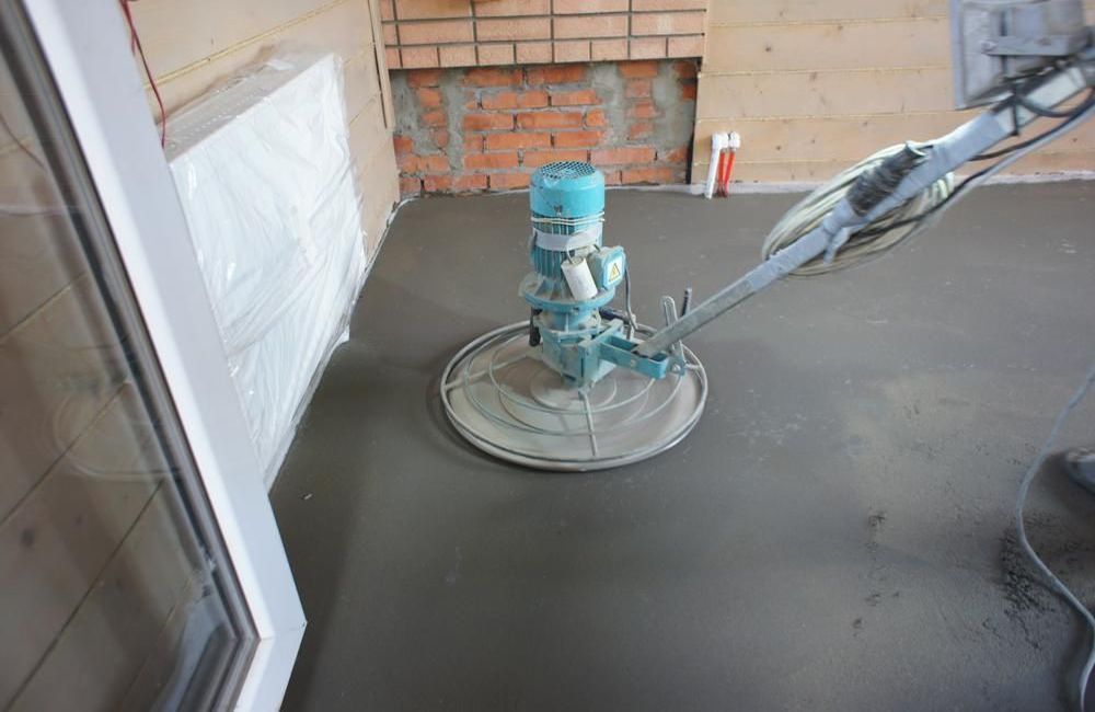 skolyko-stoit-styazhka-pola-v-garazhe-tsena-za-m2