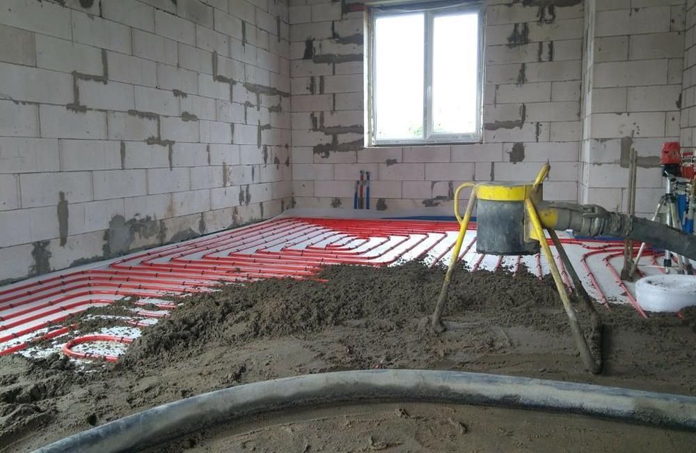 полусухая стяжка в комнате