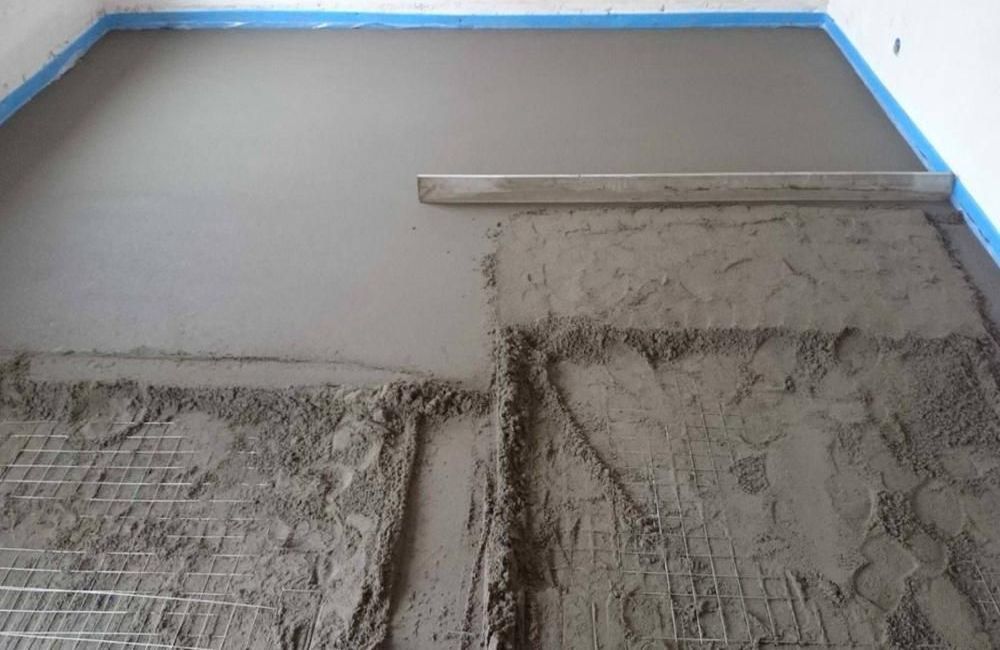 полусухая стяжка на пол станцией