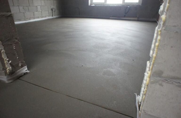 механизированная стяжка пола в квартире