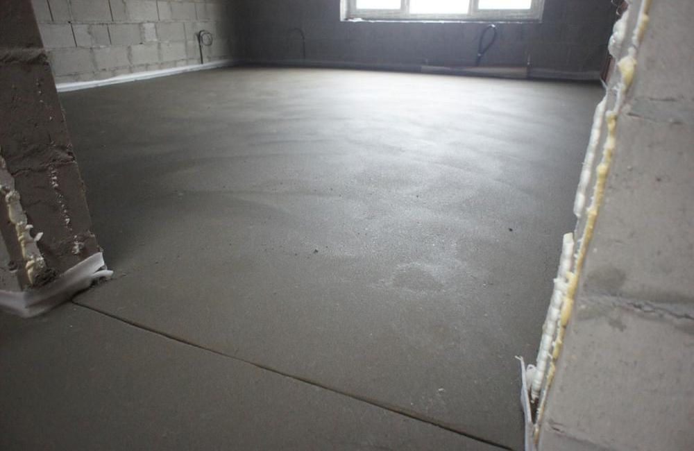 механизированная стяжка пола в квартире
