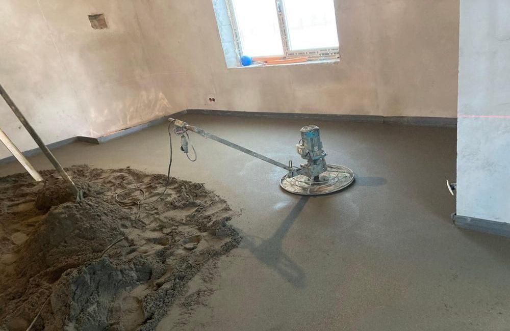 механизированная стяжка пола станцией