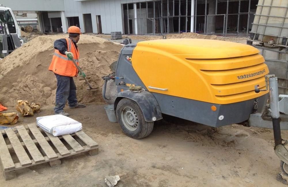 полусухая стяжка на пол в новостройке