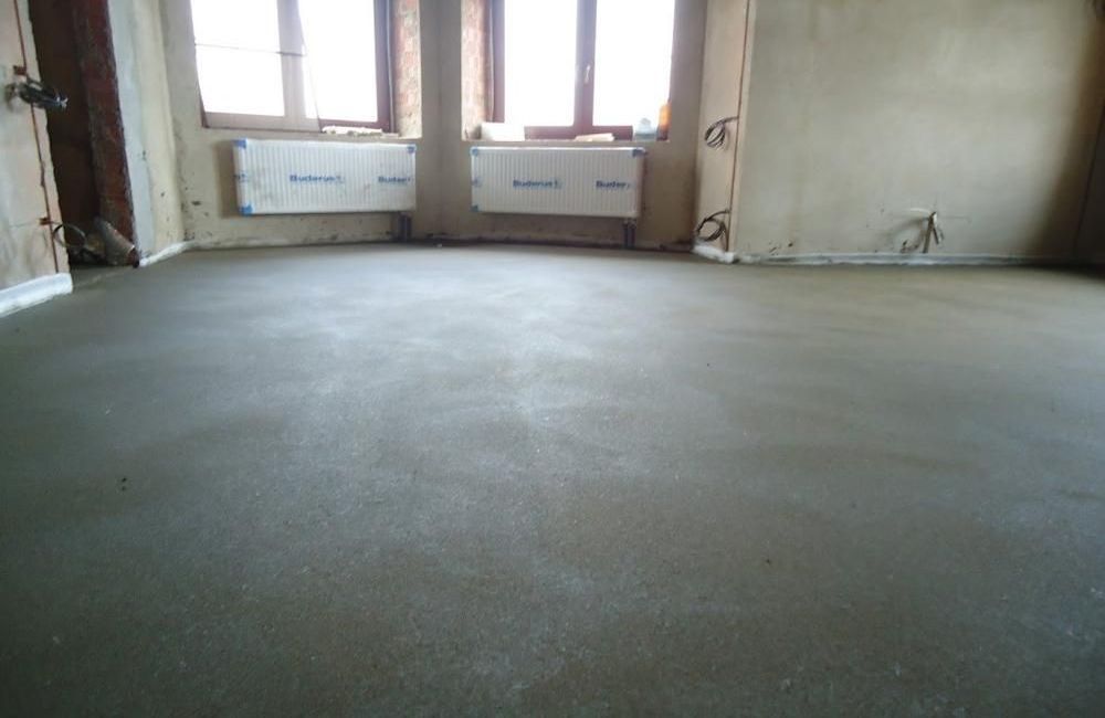 полусухая стяжка пола в частном доме