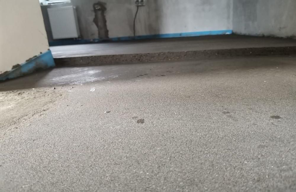 полусухая стяжка пола материалами работой