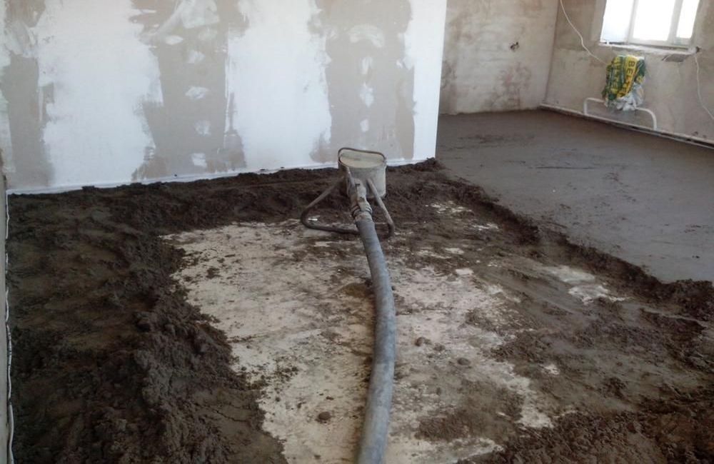 полусухая стяжка пола с материалами