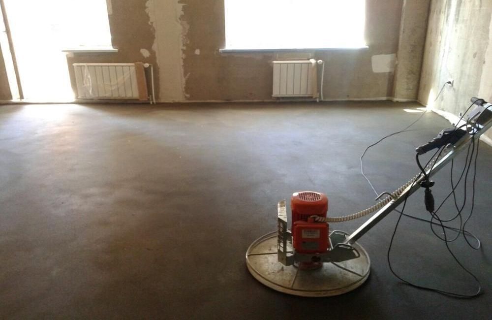 сколько стоит полусухая стяжка пола с материалом 1м2