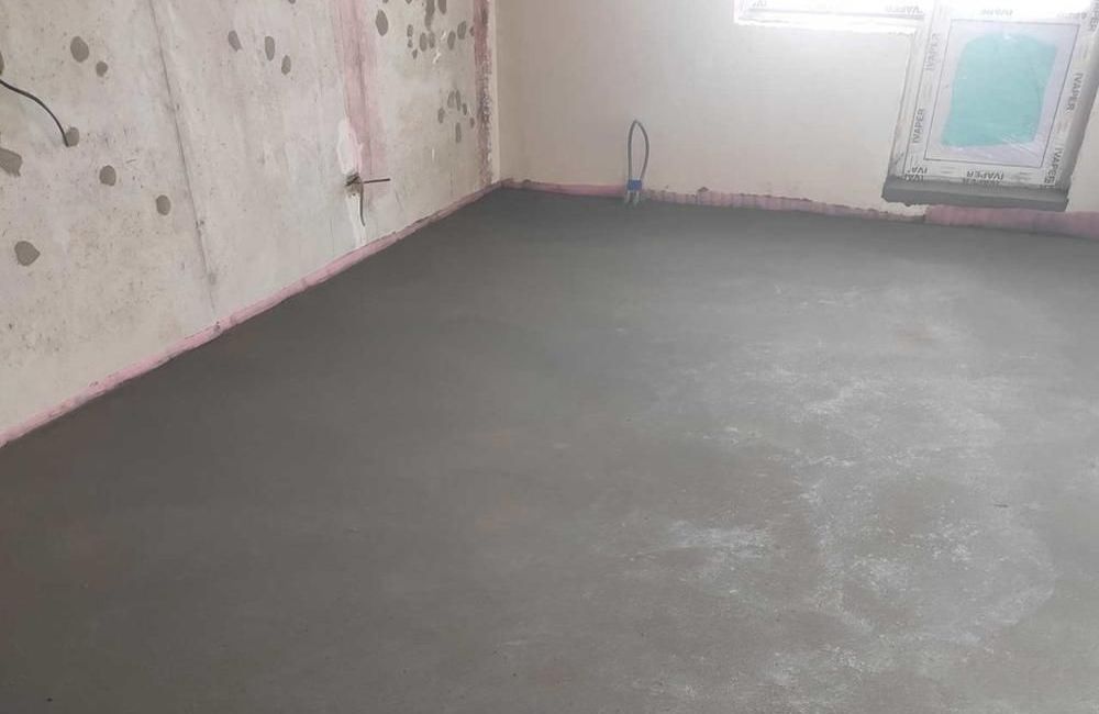 сколько стоит стяжка пола в гараже цена за м2